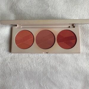 Laura Mercier Standing Ovation Blush Palette